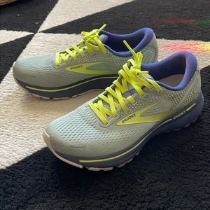 Brooks Ghost Women’s size 8 Blue Teal Running Shoe Sneakers